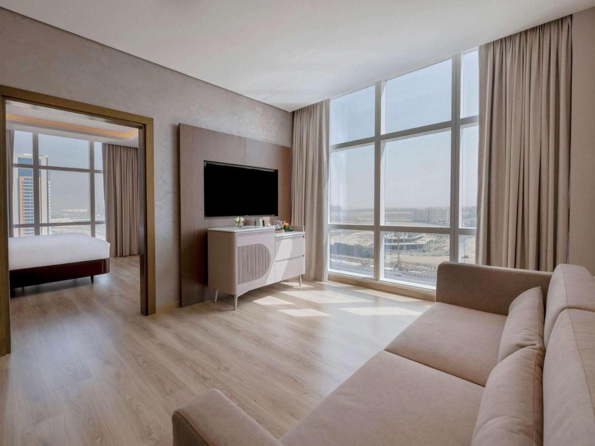 Movenpick Jumeirah Village Triangle Dubai Ngoại thất bức ảnh Suite