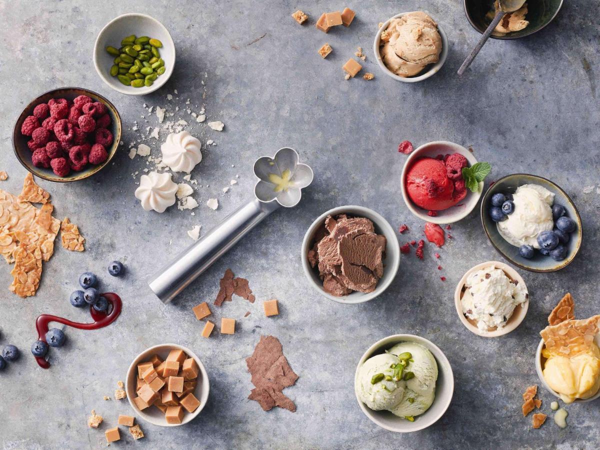 Movenpick Jumeirah Village Triangle Dubai Ngoại thất bức ảnh Häagen-Dazs ice cream