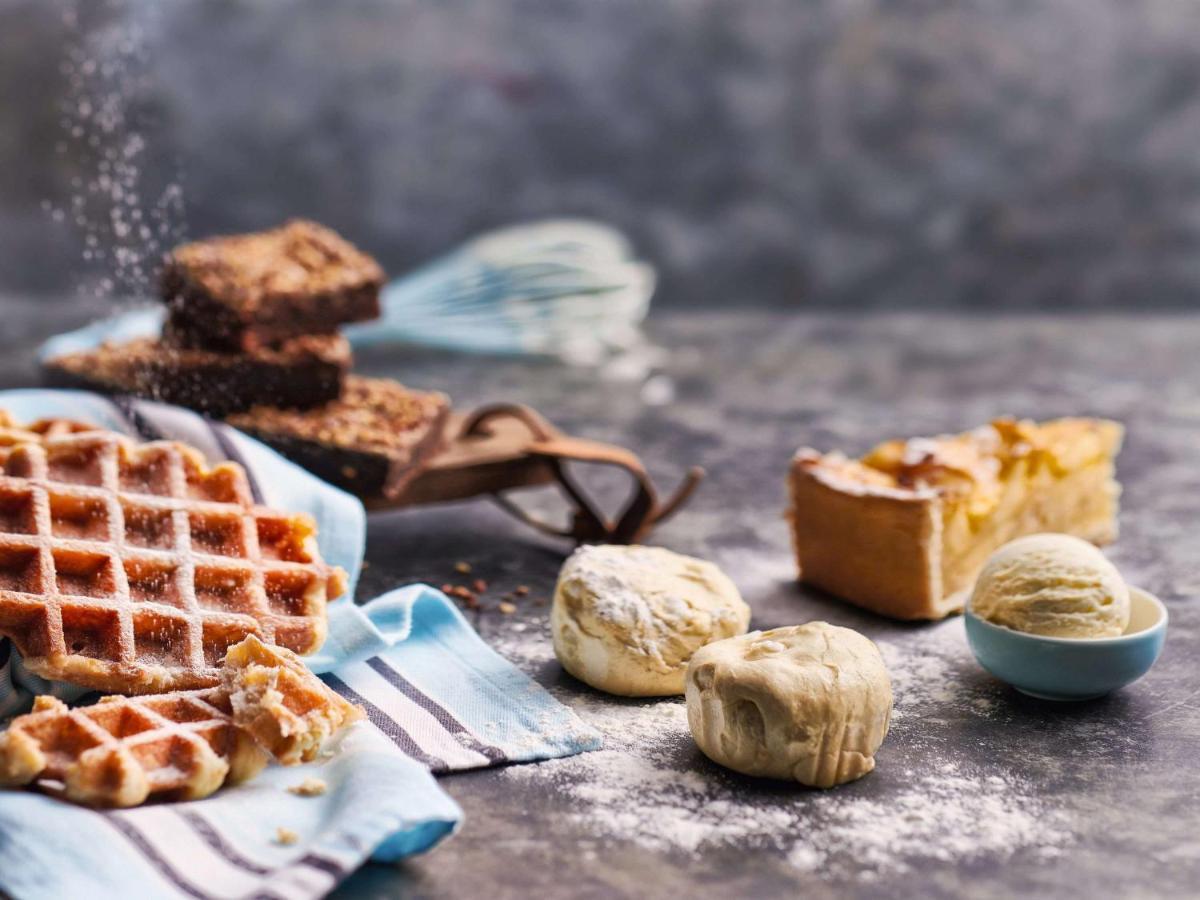 Movenpick Jumeirah Village Triangle Dubai Ngoại thất bức ảnh Baking