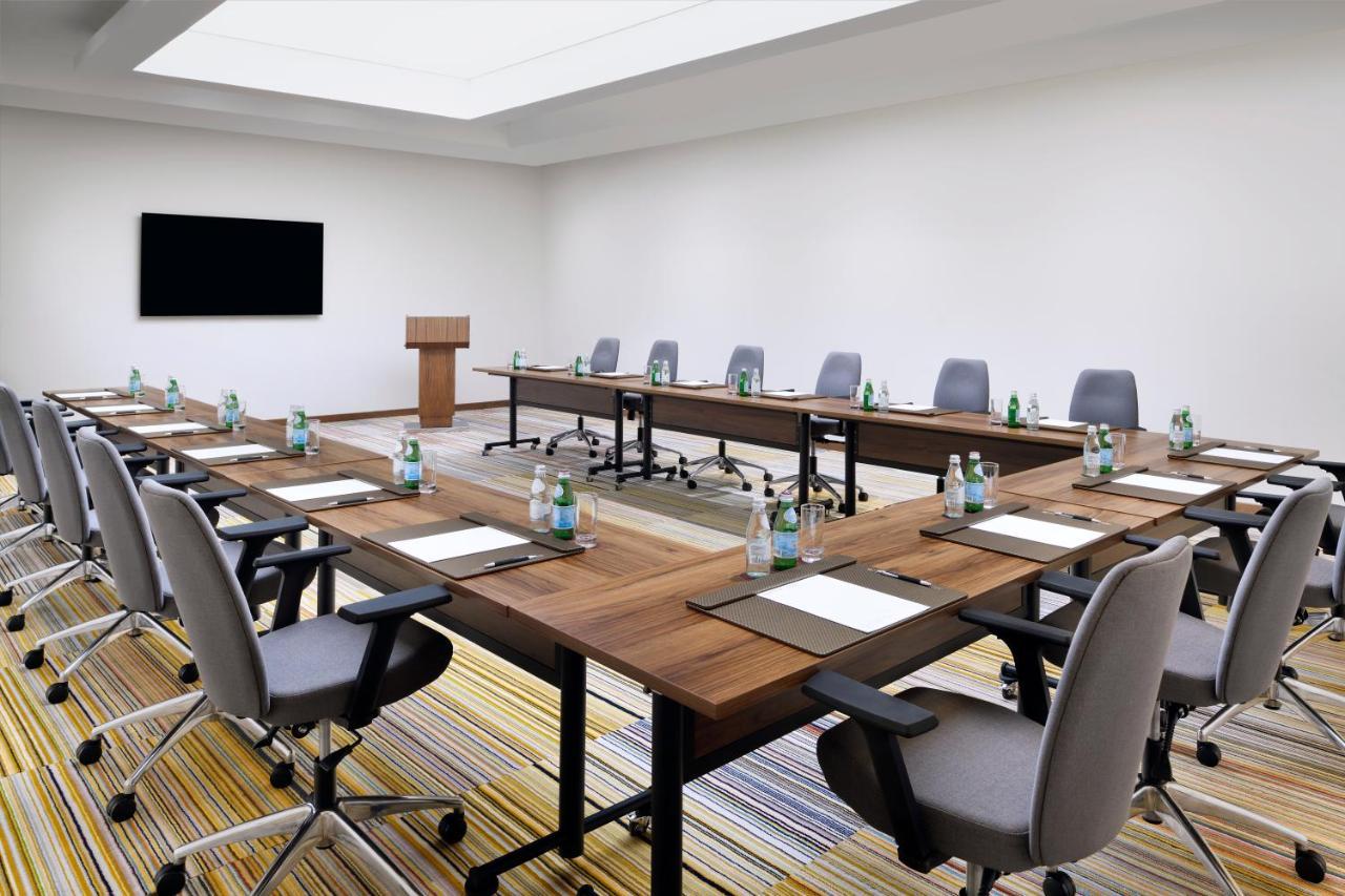 Movenpick Jumeirah Village Triangle Dubai Ngoại thất bức ảnh Meeting room